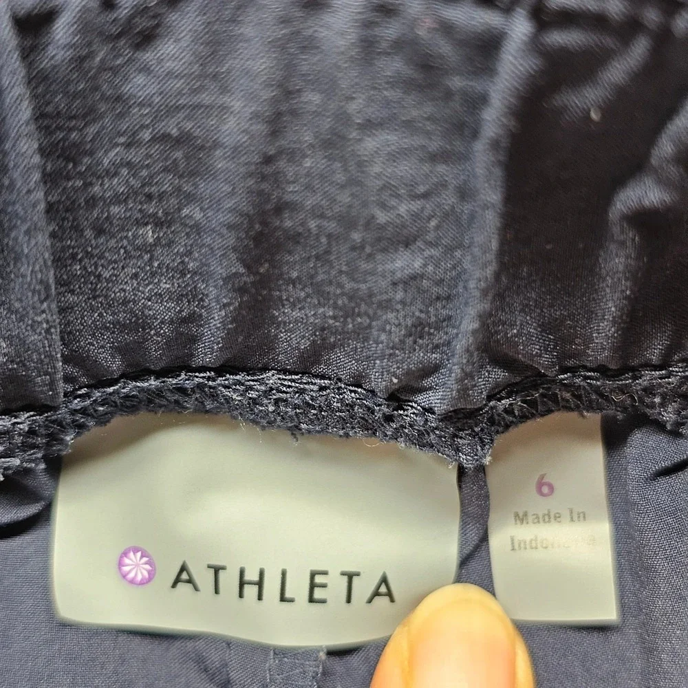 Athleta Athletic Shorts Womens 6 Navy Gym Training Workout Elastic Waist Pull On